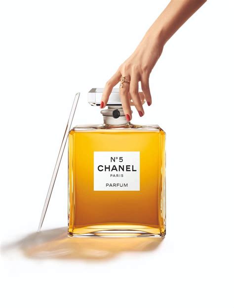 chanel - no. 5 parfum baccarat grand extrait